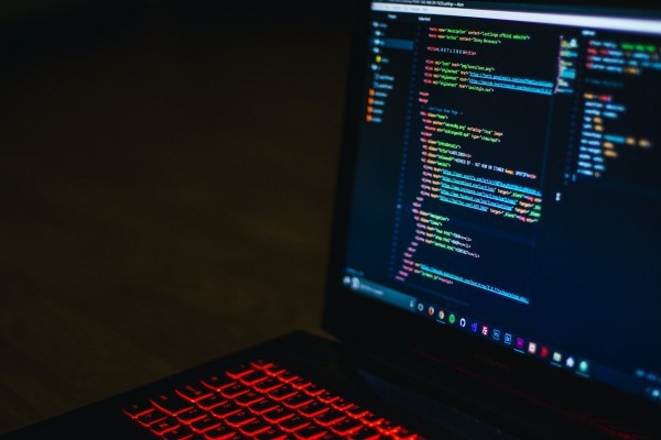 تاريخ موجز للغات البرمجة … منذ نول الحياكة حتى كوتلين وسويفت!