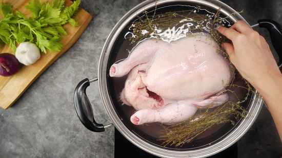 طريقة سلق الدجاج