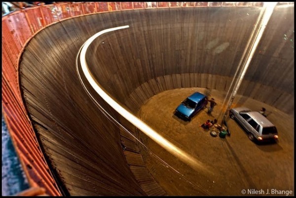 شاهد تحدي الموت في الهند