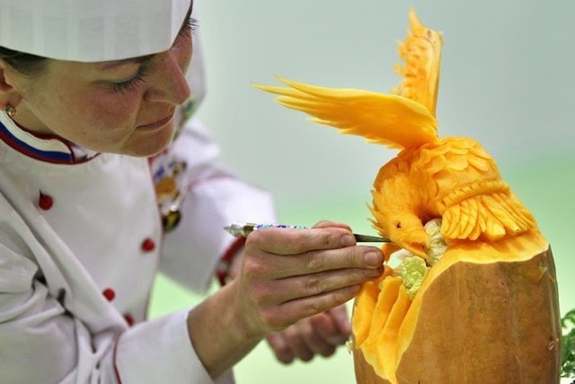 مسابقة النحت على الخضاروات و الفاكهة حيث الفن والأبداع