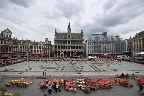 سجادة الزهور في بروكسيل – سجادة من 700000 زهرة