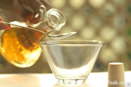 أفضل ثلاث ماسكات لعلاج حب الشباب أفضل ثلاث ماسكات لعلاج حب الشباب