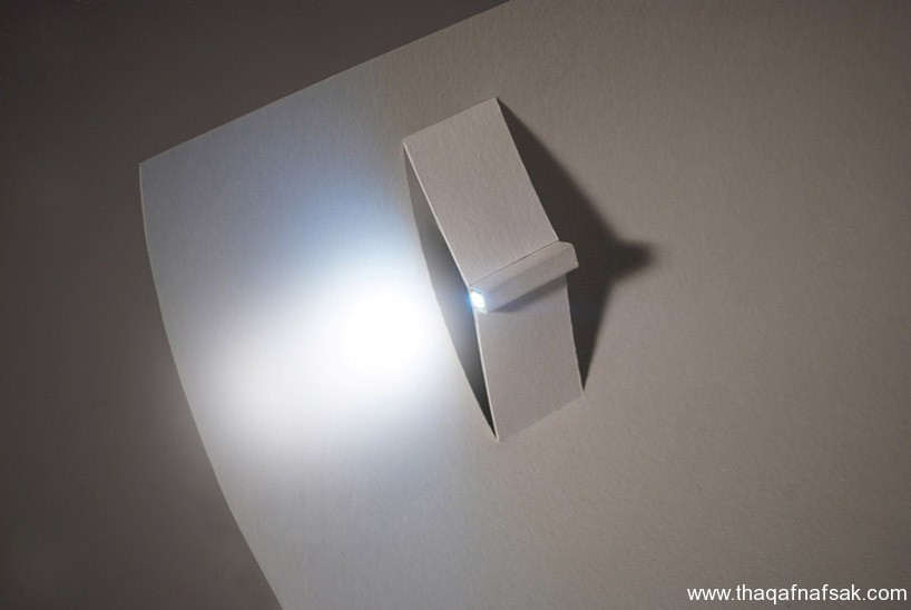 من عجائب التكنولوجيا ” الورقة المضيئة “