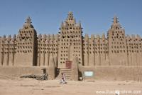 أكبر مبنى من الطوب اللبن في العالم “مسجد جينيه العظيم” أكبر مبنى من الطوب اللبن في العالم “مسجد جينيه العظيم”