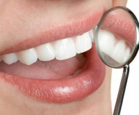 أفضل 10 أطعمة لصحة الأسنان لتكون أكثر جمالاً