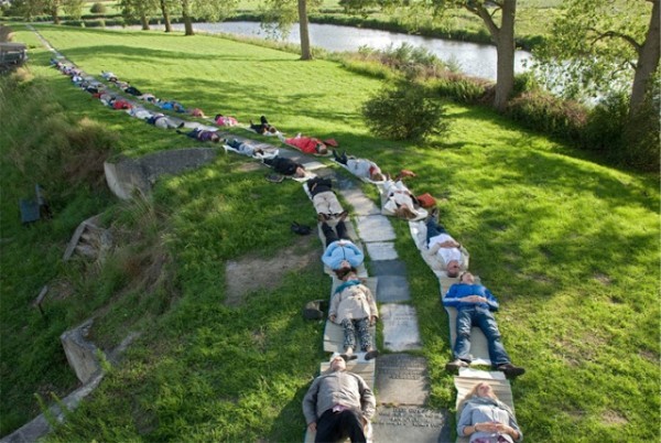 تمدد و تأمل الكون حولك في صمت ، مشروع جديد لأسلوب حياة أفضل