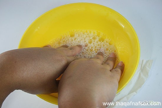 بالصور تعلم كيف تعتني بيدك وأظافرك ؟ بالصور تعلم كيف تعتني بيدك وأظافرك ؟