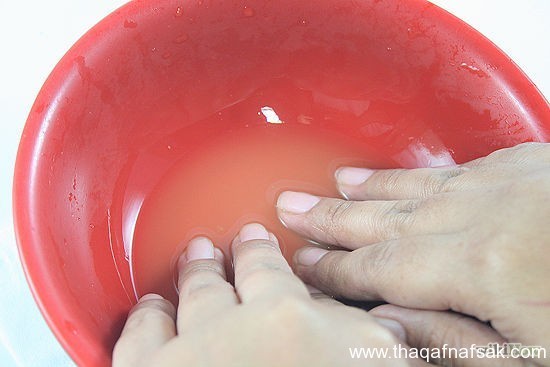 بالصور تعلم كيف تعتني بيدك وأظافرك ؟ بالصور تعلم كيف تعتني بيدك وأظافرك ؟