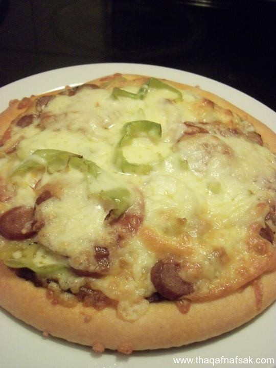 طريقة عمل البيتزا بالسوسيس