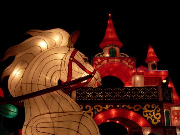 أجمل مهرجانات العالم ’’مهرجان المصابيح في تايلند ‘‘ سيذكرك بفيلم ديزني الشهير Tangled