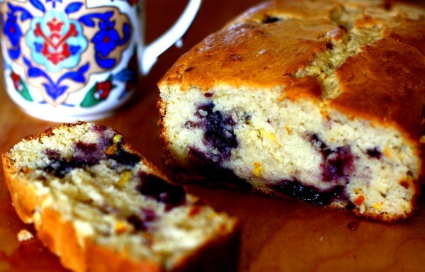 بالصور طريقة عمل كيكة البرتقال والتوت الطازج