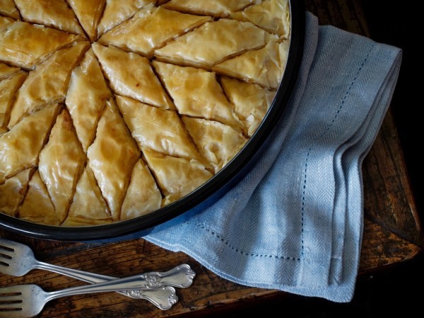 طريقة عمل البقلاوة بالجبن بالصور طريقة عمل البقلاوة بالجبن بالصور