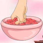 بالخطوات طريقة عمل مزيل عرق طبيعي بالصور بخلاصة ماء الورد