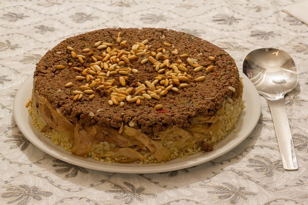 بالصور أستمتع مع طريقة عمل مقلوبة اللحم المفروم