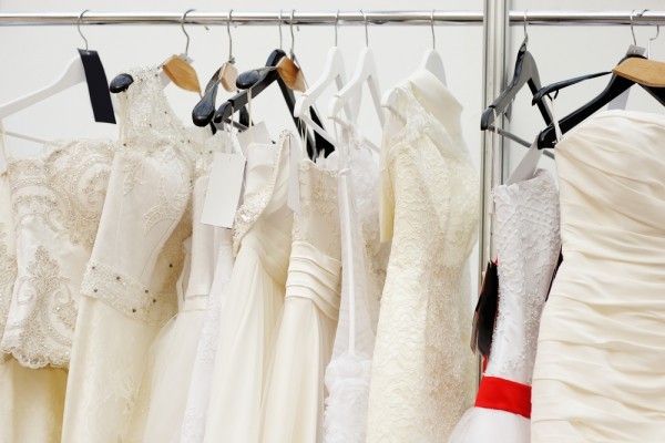 كيف اختار فستان زفافى و الطرحة وكل الأكسسوارت المناسبة لي ؟