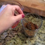 طريقة عمل الهوت شوكلت بالصور مع حليب جوز الهند