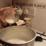 لشتاء دافئ استمتعوا مع طريقة عمل السحلب بالصور على أصوله