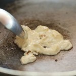 مشروب لذيذ لدفئ الشتاء : طريقة عمل مشروب الشوكولاته البيضاء بالصور