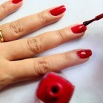 بالصور زيني أظافرك مع طريقة رسم الأظافر على شكل فراولة بالصور زيني أظافرك مع طريقة رسم الأظافر على شكل فراولة