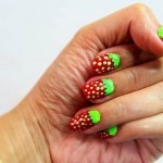 بالصور زيني أظافرك مع طريقة رسم الأظافر على شكل فراولة بالصور زيني أظافرك مع طريقة رسم الأظافر على شكل فراولة