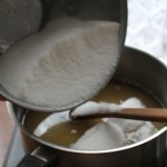 طريقة عمل الملبن الاحمر بالصور بالبندق ” الدومية “