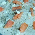 حضري بيتزا السلمون المدخن ذات الطعم الراقي وصفة مصورة كاملة حضري بيتزا السلمون المدخن ذات الطعم الراقي وصفة مصورة كاملة