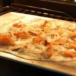 حضري بيتزا السلمون المدخن ذات الطعم الراقي وصفة مصورة كاملة حضري بيتزا السلمون المدخن ذات الطعم الراقي وصفة مصورة كاملة