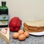 بالصور حضري البيض بشرائح الفلفل الأحمر و الجبن المبشور