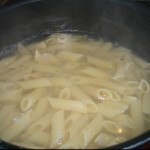 بالصور عمل المكرونة بالبشاميل باللحمة المفرومة لست البيت الشاطرة