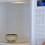 عمل زبدة الكاكاو بجوز الهند لتنعيم الشفاه في البيت عمل زبدة الكاكاو بجوز الهند لتنعيم الشفاه في البيت