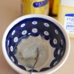 عمل زبدة الكاكاو بجوز الهند لتنعيم الشفاه في البيت عمل زبدة الكاكاو بجوز الهند لتنعيم الشفاه في البيت