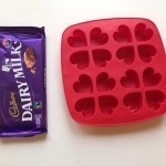 أسرع طريقة لعمل قلوب الشوكولاته أسرع طريقة لعمل قلوب الشوكولاته