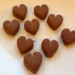 أسرع طريقة لعمل قلوب الشوكولاته أسرع طريقة لعمل قلوب الشوكولاته