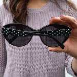 تجديد النظارة الشمسية القديمة وتغير شكلها بالصور تجديد النظارة الشمسية القديمة وتغير شكلها بالصور