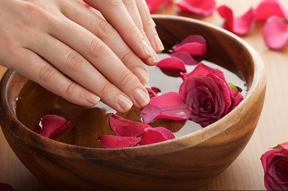 8 مكونات تستخدميها فى المطبخ تساعدك علي تقوية الاظافر بسرعه