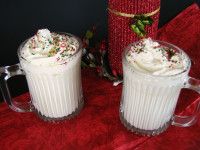 مشروب لذيذ لدفئ الشتاء : طريقة عمل مشروب الشوكولاته البيضاء بالصور