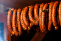 بالصور تعلمي الطريقة الصحيحة لطهي السجق بالصور تعلمي الطريقة الصحيحة لطهي السجق