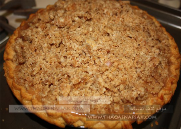 المكونات وطريقة عمل فطيرة التفاح بالكراميل بالصور المكونات وطريقة عمل فطيرة التفاح بالكراميل بالصور