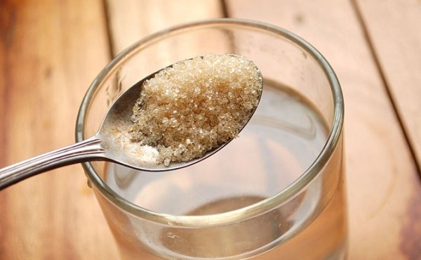 طريقة عمل عصير الليمون المنعش بالصور