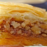 حضري الجلاش الحلو بالمكسرات وأستمتعي بحلوى شهية