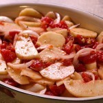 بأشهى طريقة حضري صينية البطاطس في الفرن بالصور