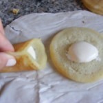 تجهيز القطايف بالقشطة بالصور