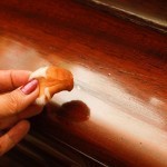 بالصور طرق التخلص من خدوش الخشب