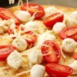 بالصور وصفة بيتزا بالطماطم والجبن الريكوتا