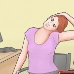 طريقة الجلوس الصحية أمام الكمبيوتر بالصور لتتجنب آلام الجسم