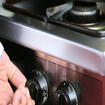 حضري الكبدة بتتبيلة الدقيق والبصل