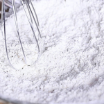 حضري الكبدة بتتبيلة الدقيق والبصل