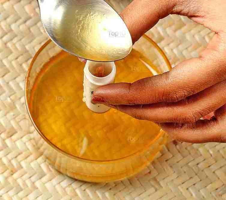 طريقة عمل زبدة الكاكاو في البيت لترطيب الشفاه