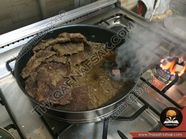 طريقة عمل لحمة بالبصل برائحة وطعم الكباب