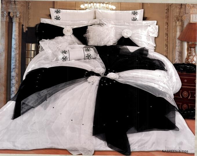 تشكيلة موديلات من مفرش سرير العروسة باللون الأبيض